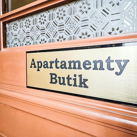 Butik Apartamenty Old Town Torun - Parking Extérieur photo